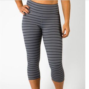 Kiava Clothing Striped Capri Legging in Gray and Black, size M